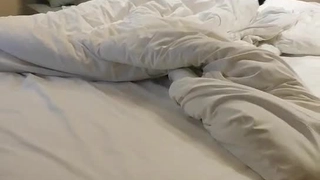 娇妻 雪白 呻吟-美女学生妹子是男友的乖母狗，戴着狗炼项圈乖乖让男友无套抽插~
