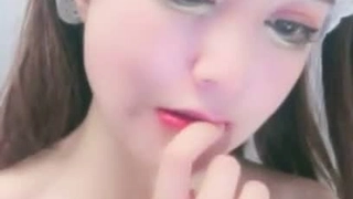 日韩欧美不卡一区二区高清-vavababy 面 試 畢 業 生 被 颻 渴 的 OL約 到 旅 館 脫 下 褲 子 吃 各 種 姿 勢 狂 抽 猛 送 全 部 射 嘴 巴 吞 淨