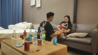 下一篇中文字幕人妻-快餐豪哥1500约炮粉逼艺校兼职妹逼太紧几分钟就把哥搞射了的!